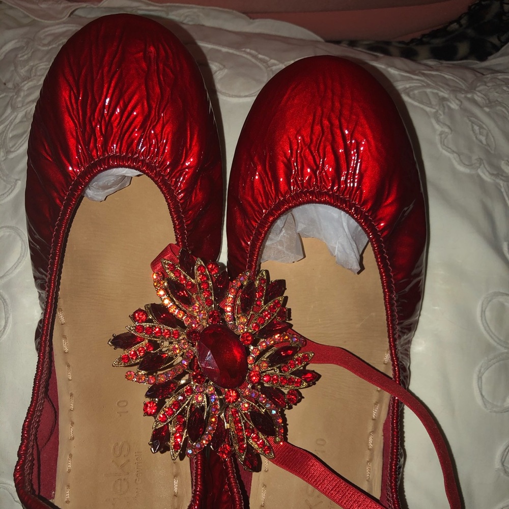 Tieks Rare Red Diamond EUC...has box and flower